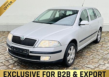 Skoda Octavia Combi 1.6 FSI Elegance *KLIMA*SHZ*PDC*