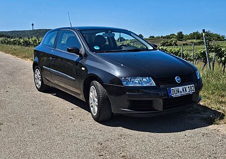 Fiat Stilo mit nur 21.900 km, schicker als Golf