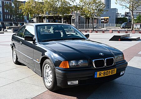 BMW 318iS Coupe