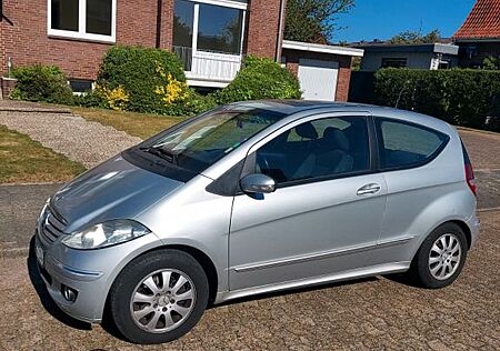 Mercedes-Benz A 150 TÜV 06/26 |Bremsen + Anlasser neu!