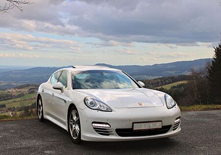 Porsche Panamera 4S S