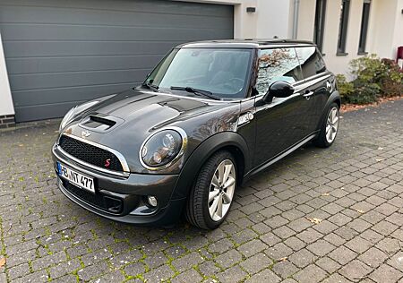 Mini Cooper S (8-fach bereift) JCW Auspuff
