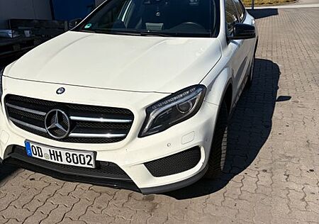Mercedes-Benz GLA 200 AMG Line AMG Line