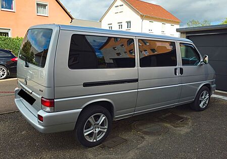 VW T4 Caravelle Volkswagen 2,5-l-Diesel TDI 111KW lang Sta...