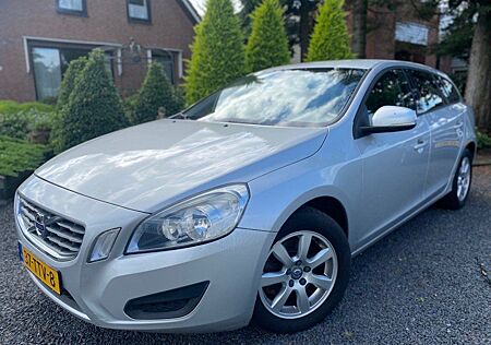 Volvo V60 1.6 T4 KINETIC automatik NAVI ECC