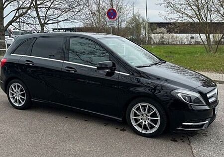 Mercedes-Benz B 220