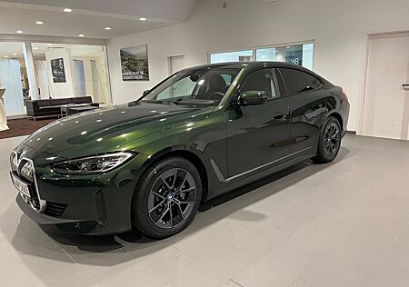 BMW i4 eDrive40 mit Batteriezertifikat
