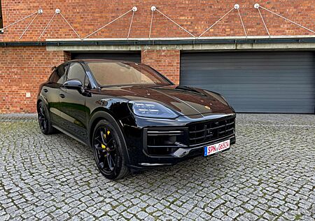 Porsche Cayenne Coupe Turbo E-Hybrid mit GT-Paket Carbon