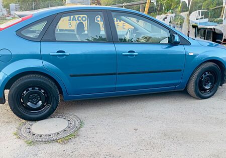 Ford Focus 1,6 Ambiente Ambiente top Zustand
