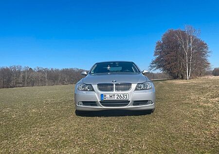 BMW 325i E90 Limousine