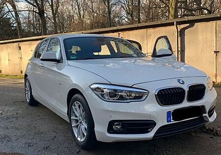 BMW 118i Sport Line Sport Line (02/17)