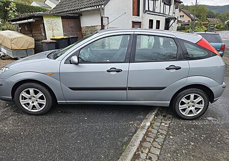 Ford Focus 1,8 Ghia X Ghia X