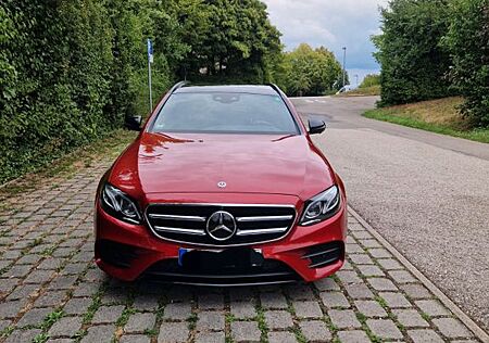 Mercedes-Benz E 400 4MATIC T AMG Line Autom. AMG Line