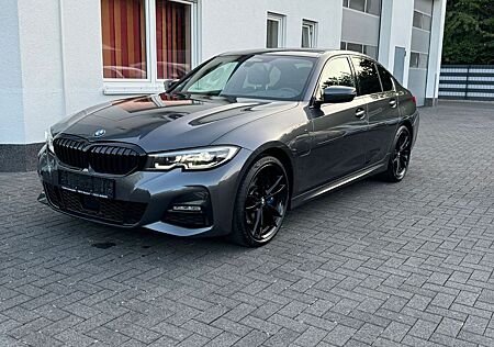 BMW 330 e Limousine M Sport Alcantara