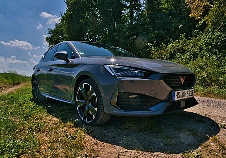 Cupra Leon 1.4 e-HYBRID VZ DSG, Vollausstattung
