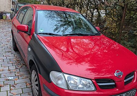 Nissan Almera Zuverlässiger Gebrauchtwagen - TÜV Neu