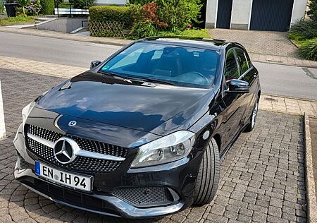 Mercedes-Benz A 180 AMG Line kosmosschwarz Metallic