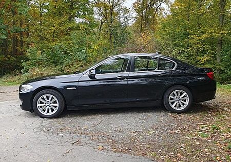 BMW 528i -258PS Sport Aut. AHK