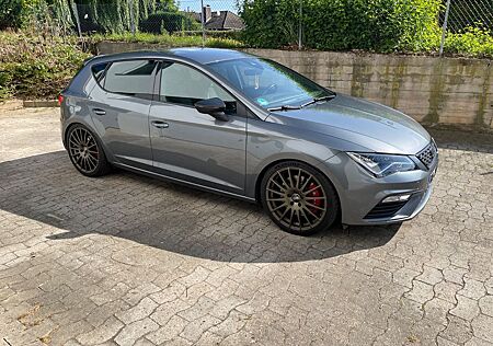 Seat Leon 2.0 TSI CUPRA 300 DSG Schalensitze Kessy