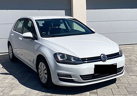 VW Golf Volkswagen 7 Trendline - SHZ - LED - Mulitmedia