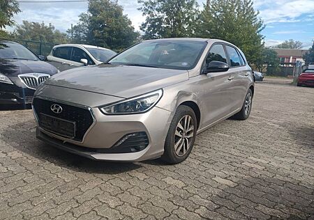 Hyundai i30 YES! UNFALL!