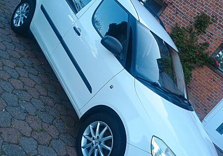 Skoda Roomster 1.6l TDI 77kW Elegance Plus Edition...