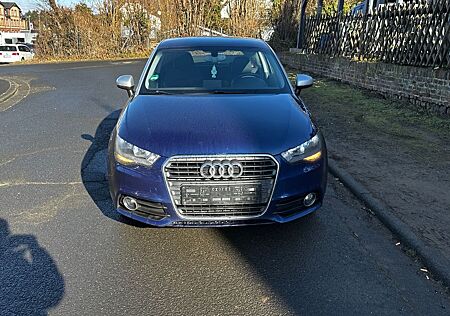 Audi A1 1.6 TDI* 2HAND*SHZ*TÜV*PDC*NAV*KLIMA*