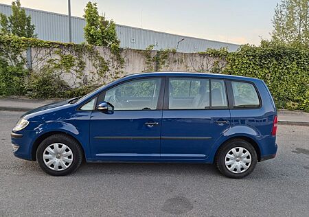 VW Touran Volkswagen Conceptline