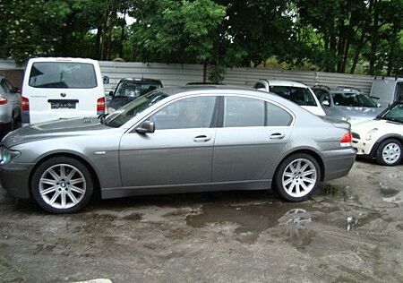 BMW 745i A VOLLLLLLL