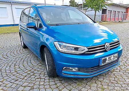 VW Touran Volkswagen 1.6 TDI 7 Sitze DSG Comf.STHZ AHK PANO