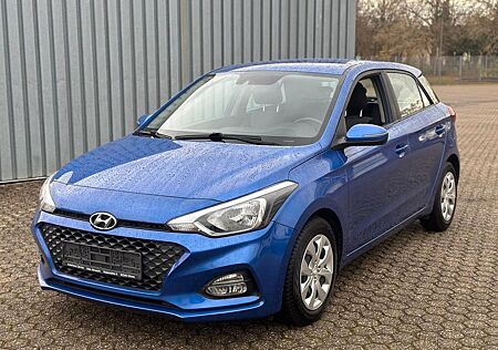 Hyundai i20 KAMERA SITZHEIZUNG PDC