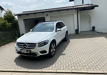 Mercedes-Benz GLC 350 d 4M AMG Pano AHK Keyless Kamera