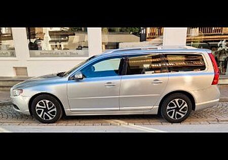 Volvo V70 D5 AWD Momentum Geartronic Momentum