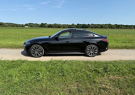 BMW i4 eDrive40 M Sport M Sport Vollausstattung