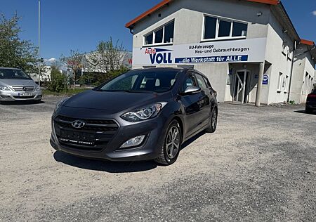 Hyundai i30 Tempomat/AHK/Kamera/Sitzheizung/8x bereift