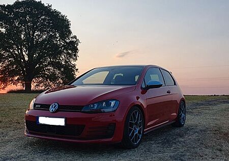VW Golf Volkswagen 2.0 TSI BMT GTI Performance GTI Performance