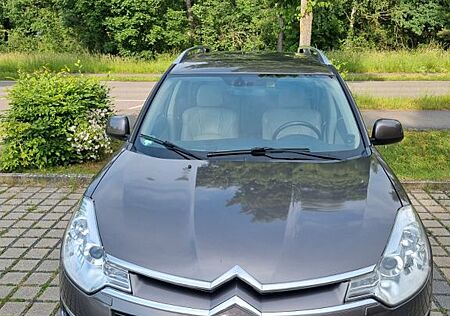 Citroën C-Crosser Exclusive AWD 2,2 HDi 155 FAP 7 Sitzer