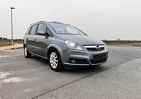 Opel Zafira 2.0 Turbo Cosmo TOP