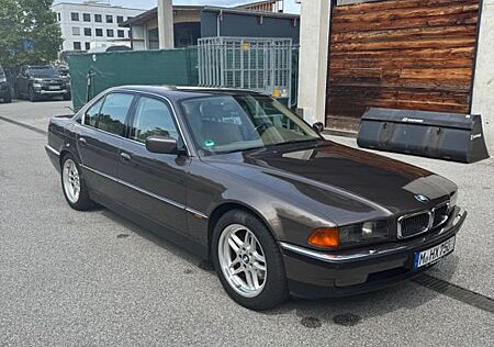 BMW 750i UNVERBASTELT