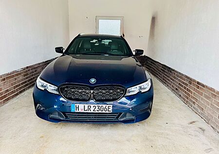 BMW 320e Touring Auto -