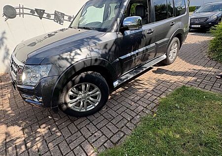 Mitsubishi Pajero 3,2 DI-D 4WD Plus Automatik Plus
