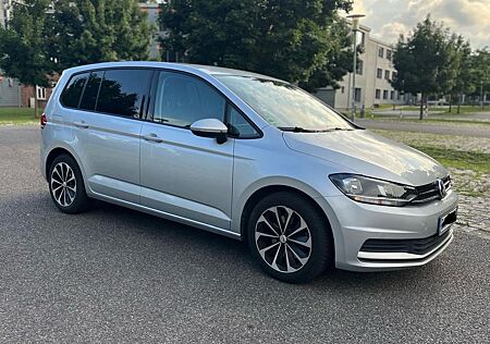 VW Touran Volkswagen 1.2 TSI / Benzin / TÜV / Anhängerkupplung