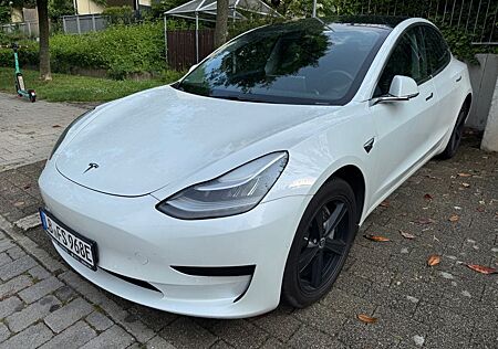 Tesla Model 3 Standard Range Plus RWD