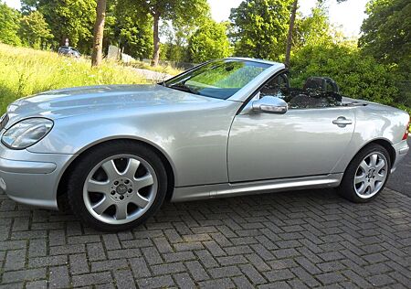 Mercedes-Benz SLK 200 Kompressor Roadster LEDER/TEMPOMAT/SHZ