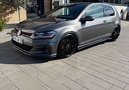 VW Golf Volkswagen 2.0 TSI DSG GTI Performance GTI Performance