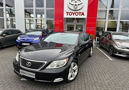 Lexus LS 460 , 1. Hand, Pano, 8-fach Bereifung