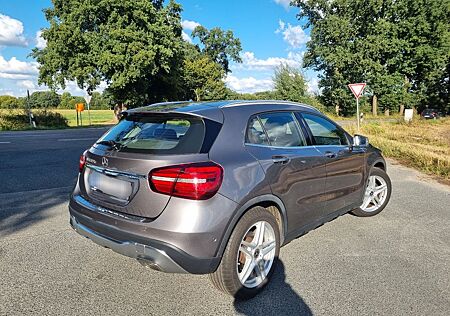 Mercedes-Benz GLA 200 d DCT -