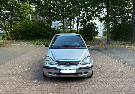 Mercedes-Benz A 160 CLASSIC Apple Carplay