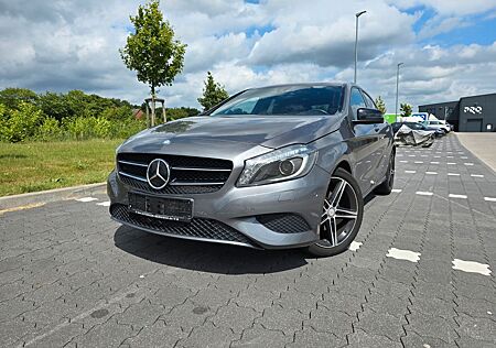 Mercedes-Benz A 180 BlueEFFICIENCY,AUTOM,T.LEDER,PDCBI.XENON