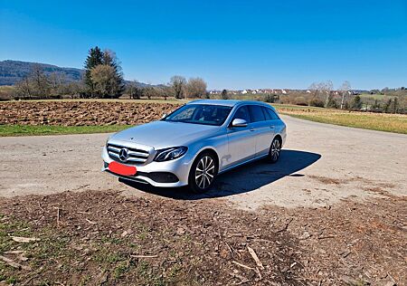 Mercedes-Benz E 220 d T Autom. -